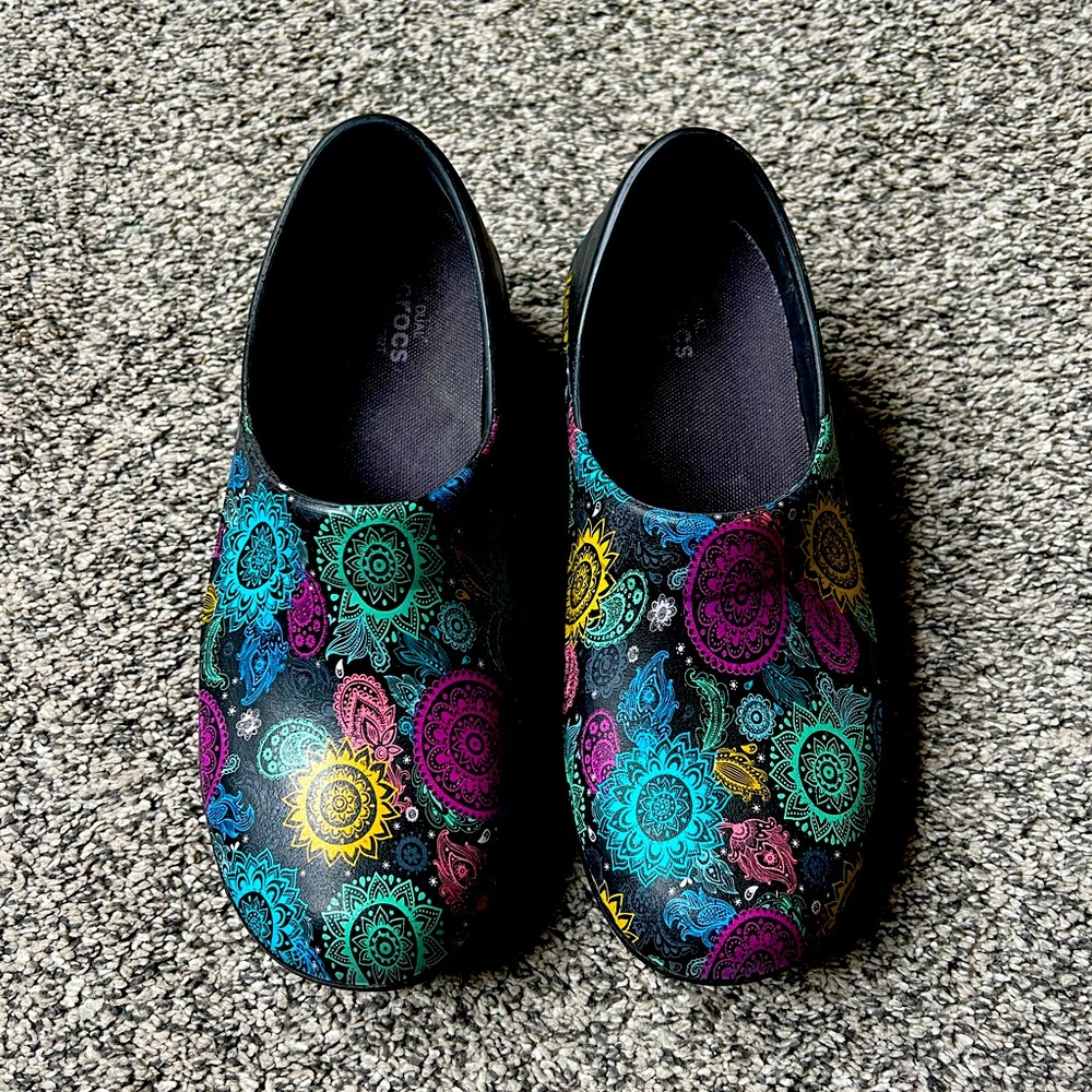 Crocs clogs EUC size 8